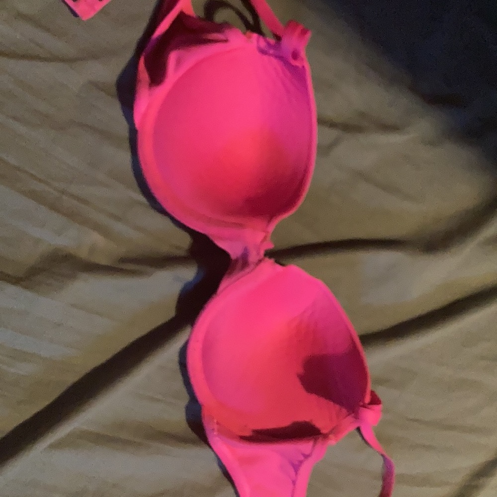 Pink bra - Picture 3 of 3